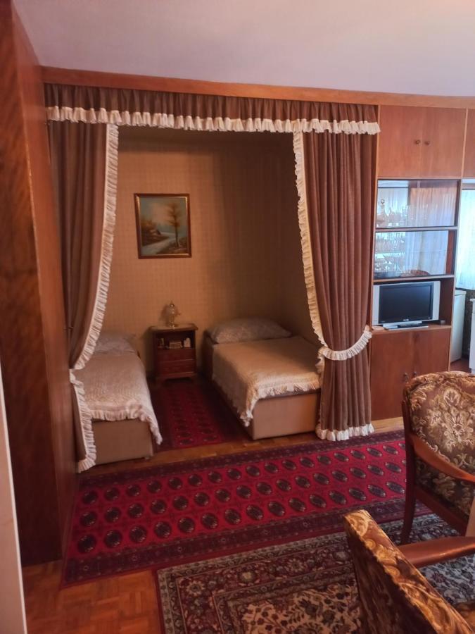 Ferienwohnung ,,Wohnen Wie Zu Grossmutter'S Zeiten'' 비엔나 외부 사진